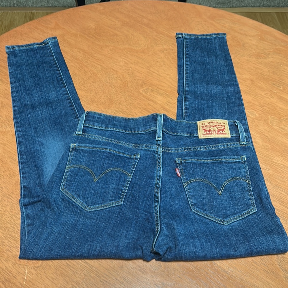 Levi’s 711 Skinny Jeans - Picture 3 of 4